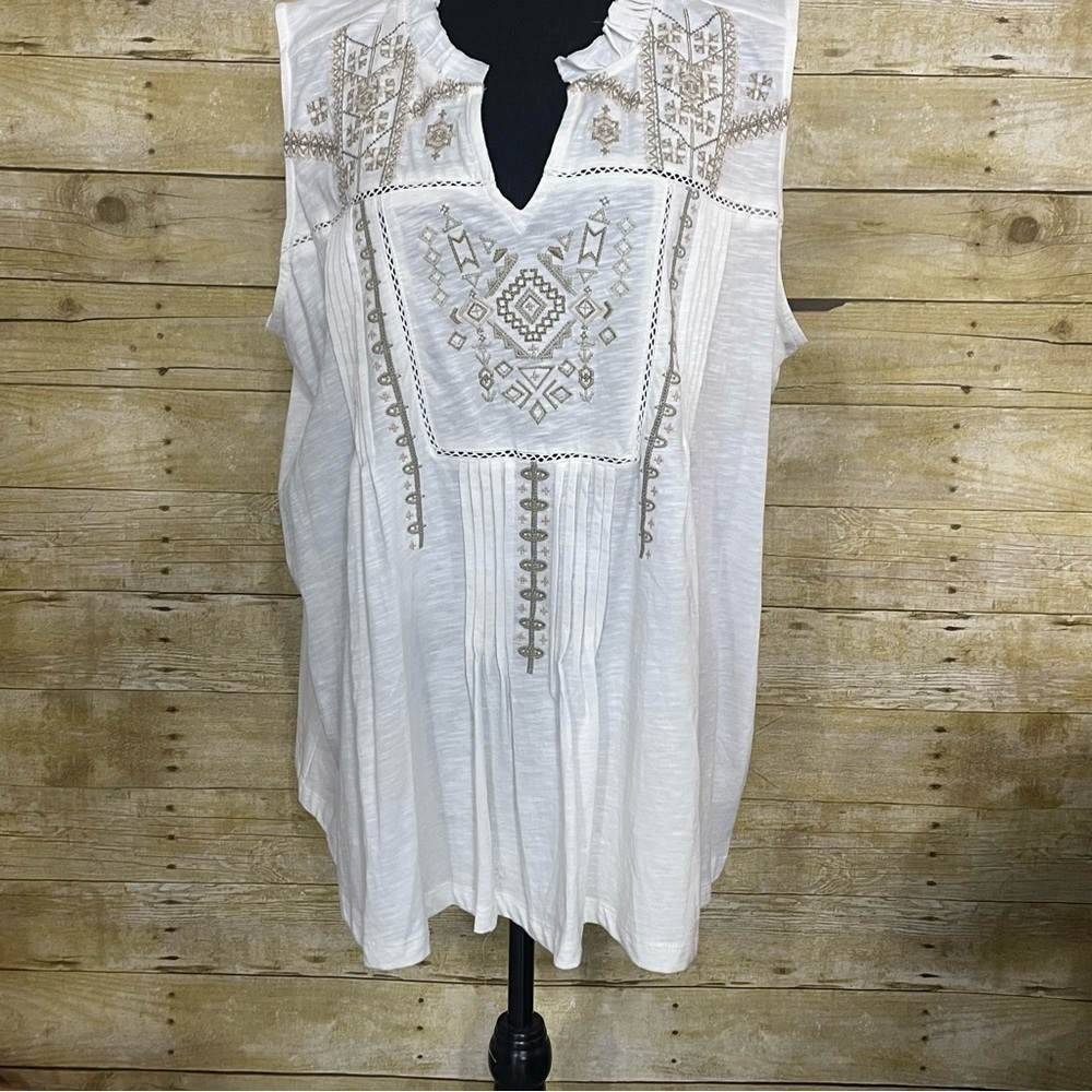 Intro Women’s size 2X Embroidered White Sleeveless Top. 100%cotton. NWT